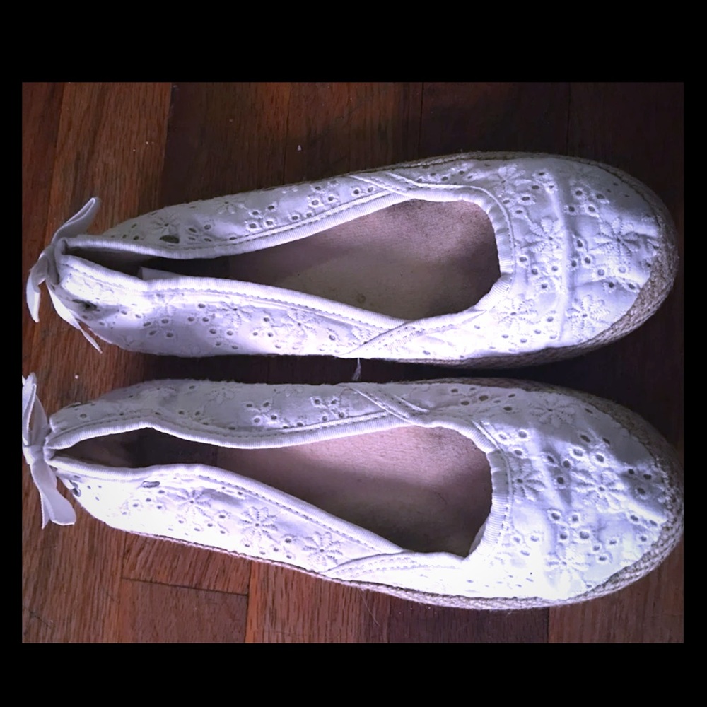 Girls Uggs slip on sz 2
